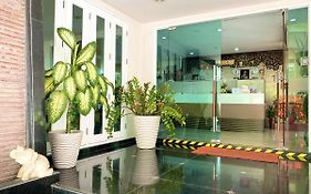 14 Place Sukhumvit Suites